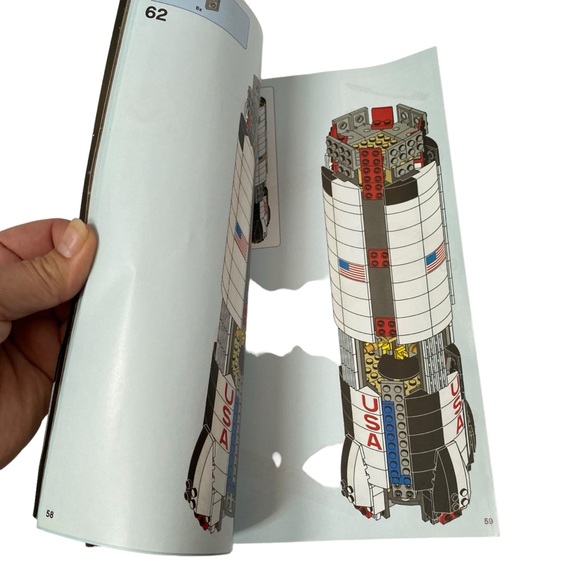 Lego Booklet Nasa Apollo Saturn V Building Instructions 92176 - Picture 5 of 7